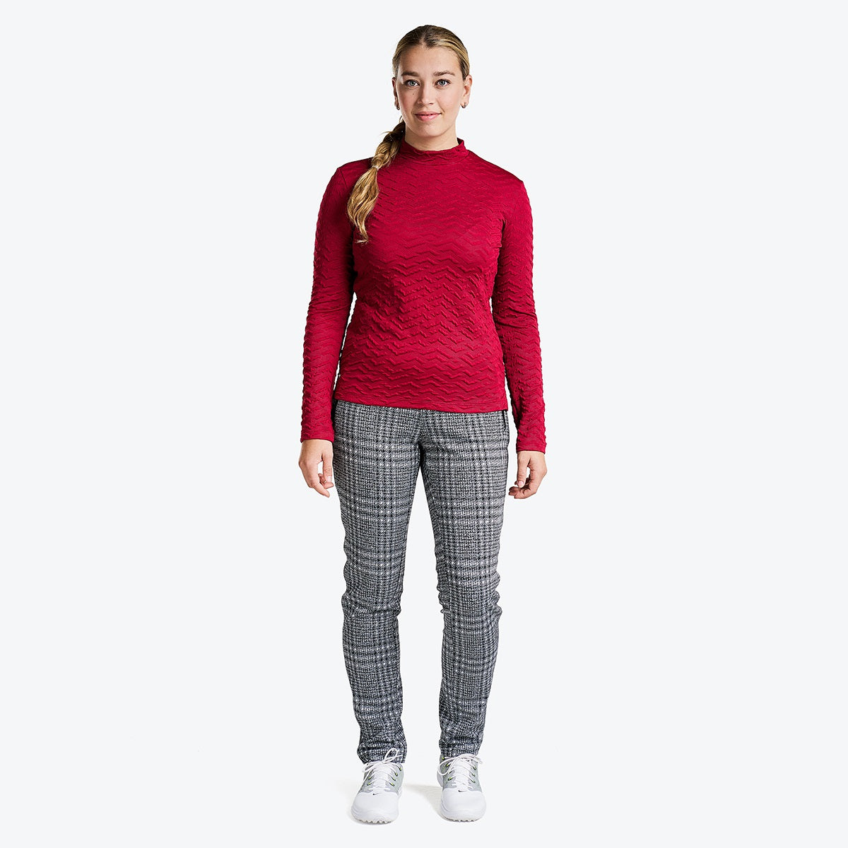 Nivo Ladies MADY Long Sleeve Turtleneck Jumper Cranberry Model Image